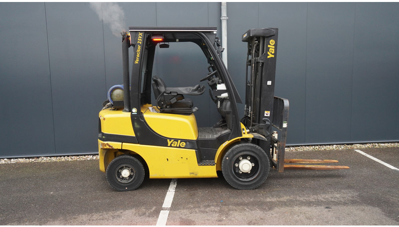 Yale GLP25VX E2170 LPG FORKLIFT TRIPLEX - Construction machinery: picture 3 Yale GLP25VX E2170 LPG FORKLIFT TRIPLEX - Construction machinery: picture 3