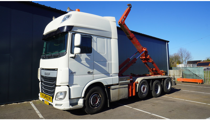 DAF XF460 8X2 HOOKARM SYSTEM TRUCK - Hook lift truck: picture 2 DAF XF460 8X2 HOOKARM SYSTEM TRUCK - Hook lift truck: picture 2