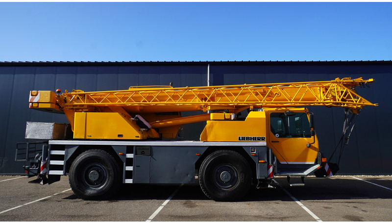 Liebherr LTM 1030-2.1 WITH JIB - Crane truck: picture 2 Liebherr LTM 1030-2.1 WITH JIB - Crane truck: picture 2