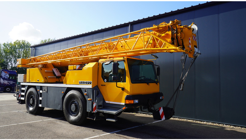 Liebherr LTM 1030-2.1 WITH JIB - Crane truck: picture 3 Liebherr LTM 1030-2.1 WITH JIB - Crane truck: picture 3