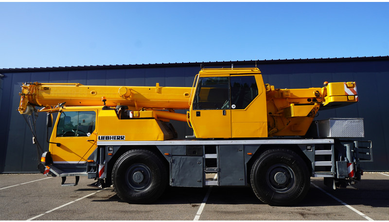 Liebherr LTM 1030-2.1 WITH JIB - Crane truck: picture 1 Liebherr LTM 1030-2.1 WITH JIB - Crane truck: picture 1