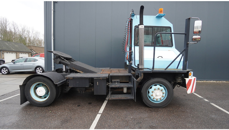 Kalmar ST 122 TERMINAL TRUCK 25 KM - Tractor unit: picture 2 Kalmar ST 122 TERMINAL TRUCK 25 KM - Tractor unit: picture 2