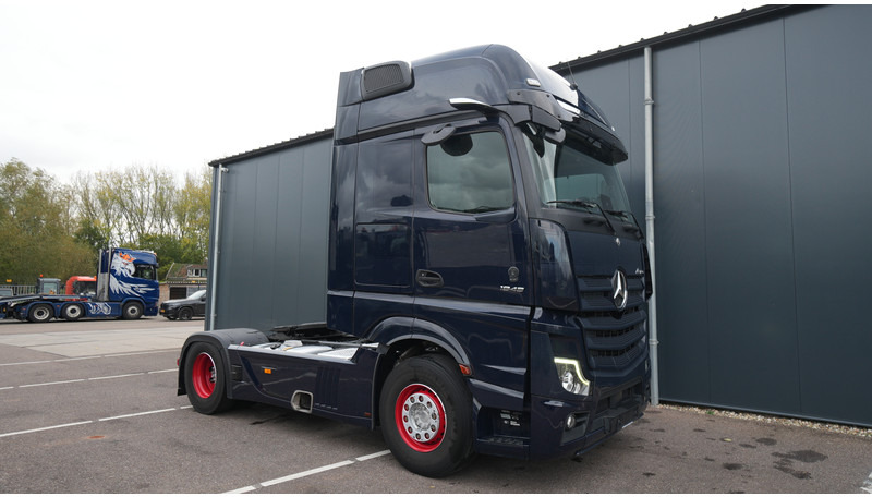 Mercedes-Benz ACTROS 1945 GIGASPACE 728.200KM - Tractor unit: picture 4 Mercedes-Benz ACTROS 1945 GIGASPACE 728.200KM - Tractor unit: picture 4