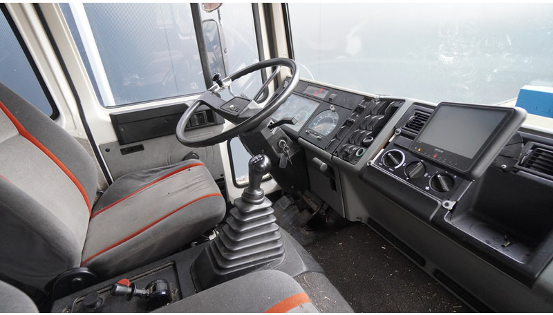 Horse truck Volvo FL 6-9 HORSE TRANSPORT 341.000KM MANUAL GEARBOX: picture 6