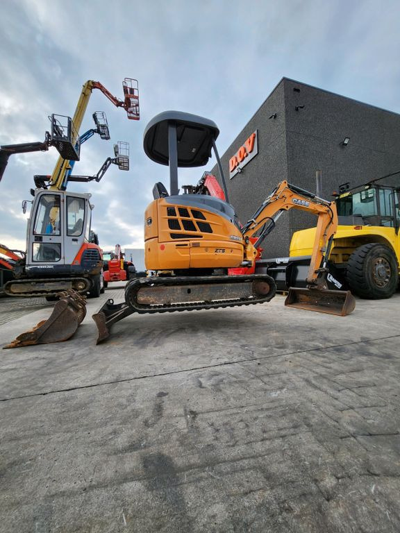 Mini excavator Case E26B: picture 9