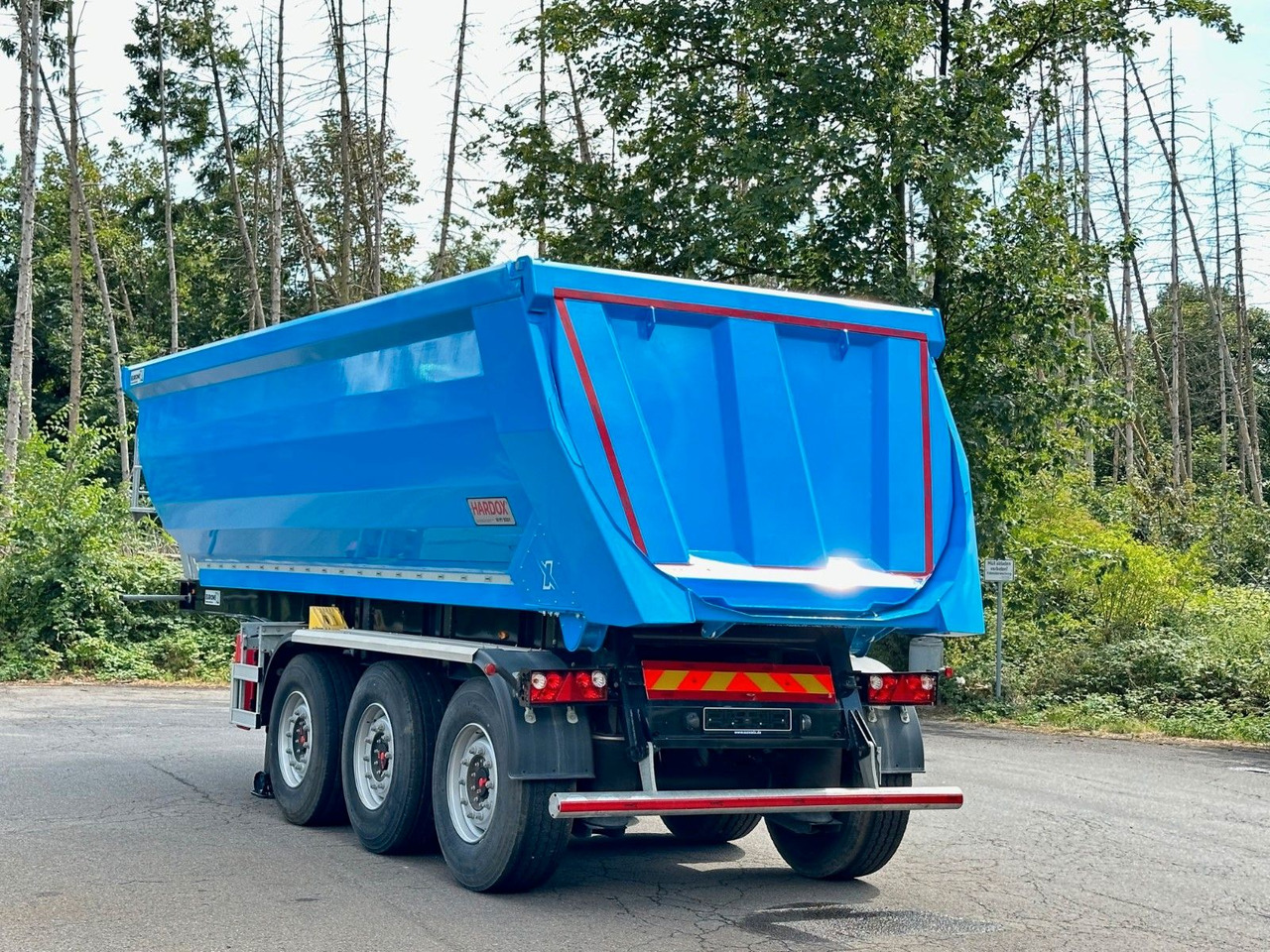 EuromixMTP Halbschalen Auflieger 27m³ HARDOX - Tipper semi-trailer: picture 4 EuromixMTP Halbschalen Auflieger 27m³ HARDOX - Tipper semi-trailer: picture 4