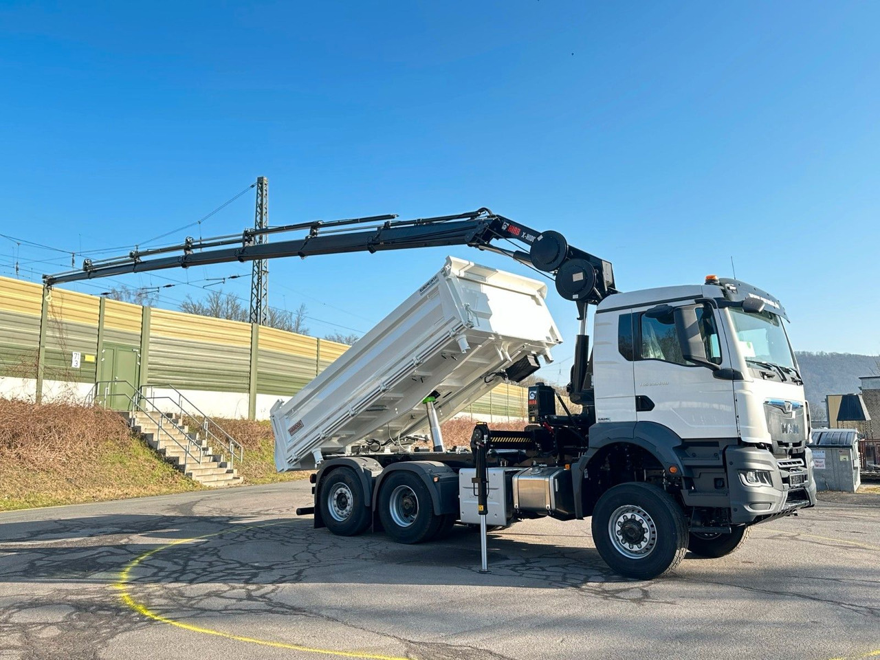 MAN TGS 28.440 6x4-4/3-Seiten- Kipper / Hiab 228-6 - Tipper, Crane truck: picture 4 MAN TGS 28.440 6x4-4/3-Seiten- Kipper / Hiab 228-6 - Tipper, Crane truck: picture 4
