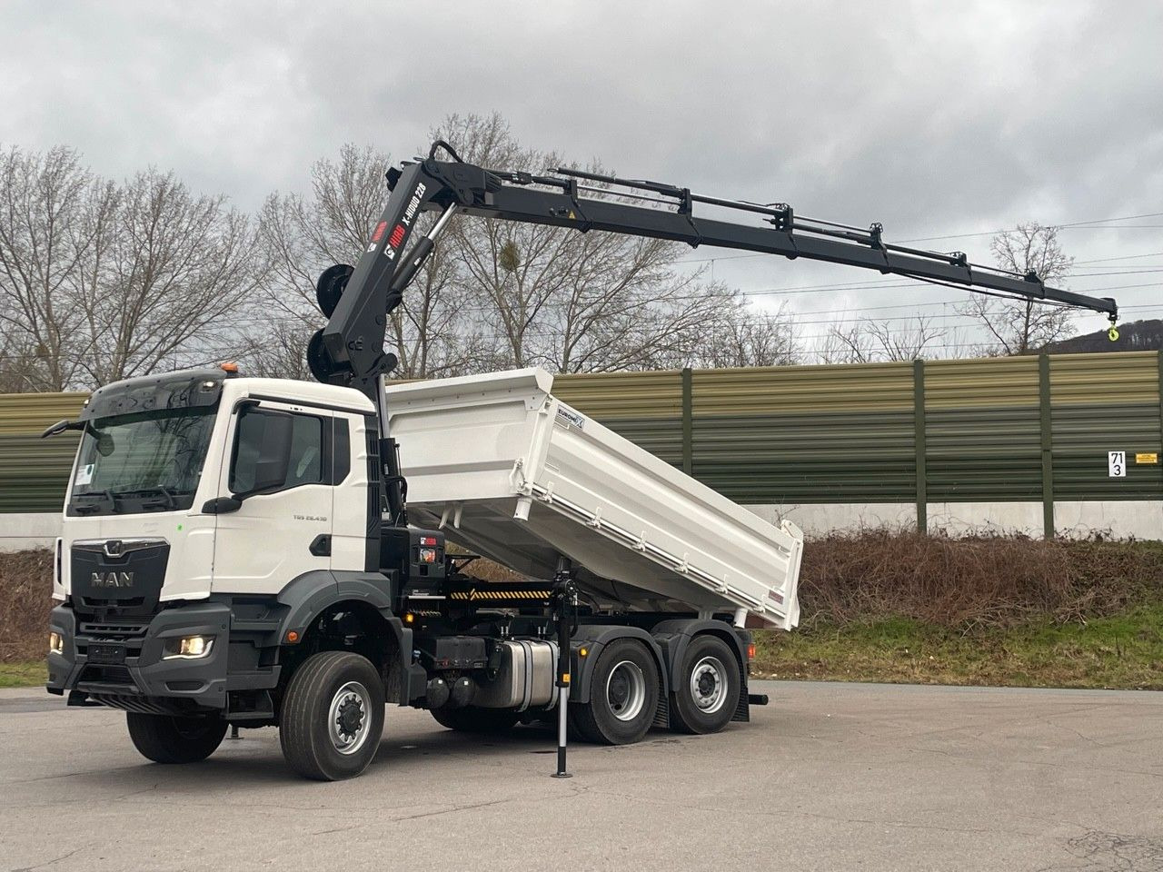 MAN TGS 28.440 6x4-4/3-Seiten- Kipper / Hiab 228-6 MAN TGS 28.440 6x4-4/3-Seiten- Kipper / Hiab 228-6 - Tipper, Crane truck: picture 4 MAN TGS 28.440 6x4-4/3-Seiten- Kipper / Hiab 228-6 MAN TGS 28.440 6x4-4/3-Seiten- Kipper / Hiab 228-6 - Tipper, Crane truck: picture 4