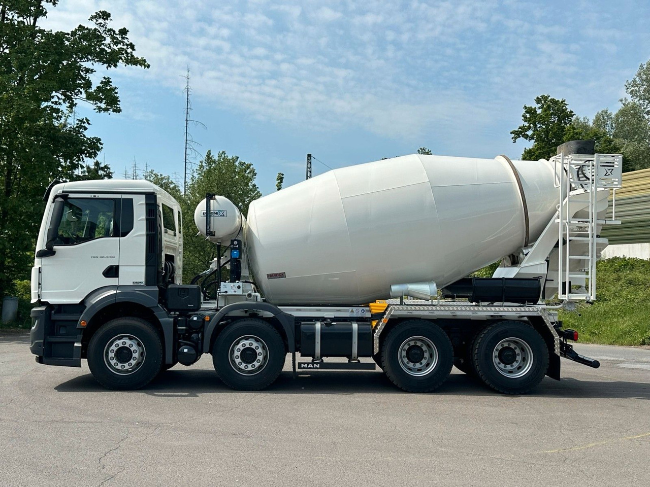 MAN TGS 32.440 8x4 / Euromix MTP EM 9 L - Concrete mixer truck: picture 4 MAN TGS 32.440 8x4 / Euromix MTP EM 9 L - Concrete mixer truck: picture 4
