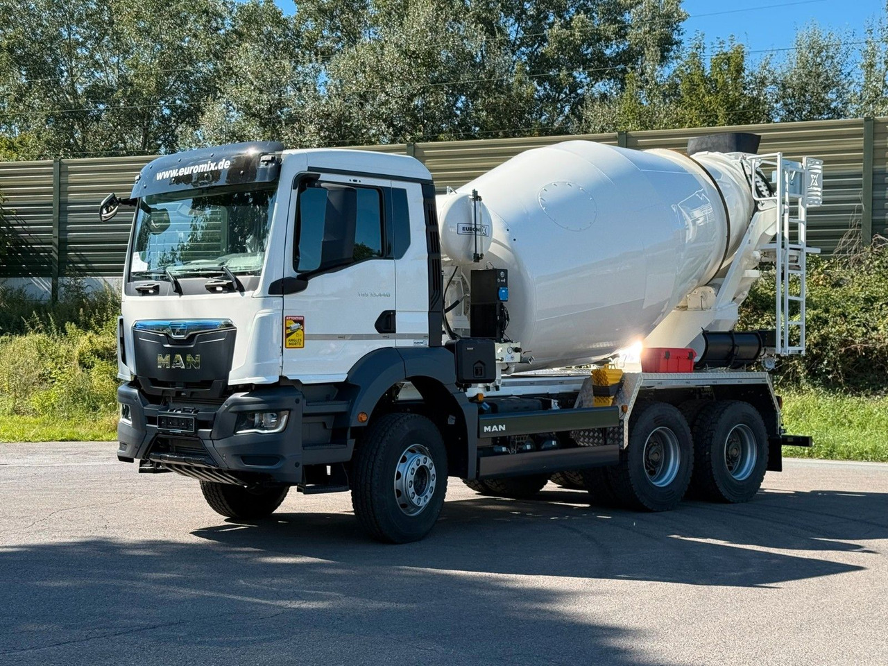 MAN TGS 33.440 / 6X4 Euro6e Euromix MTP EM 7 L - Concrete mixer truck: picture 3 MAN TGS 33.440 / 6X4 Euro6e Euromix MTP EM 7 L - Concrete mixer truck: picture 3