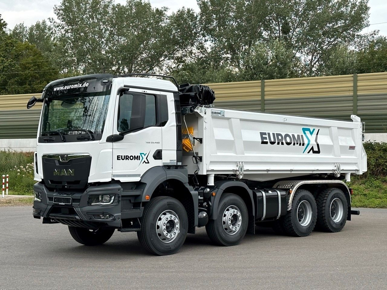 MAN TGS 35.480 8x4 EuromixMTP 3-Seiten-Kipper - Tipper: picture 2 MAN TGS 35.480 8x4 EuromixMTP 3-Seiten-Kipper - Tipper: picture 2
