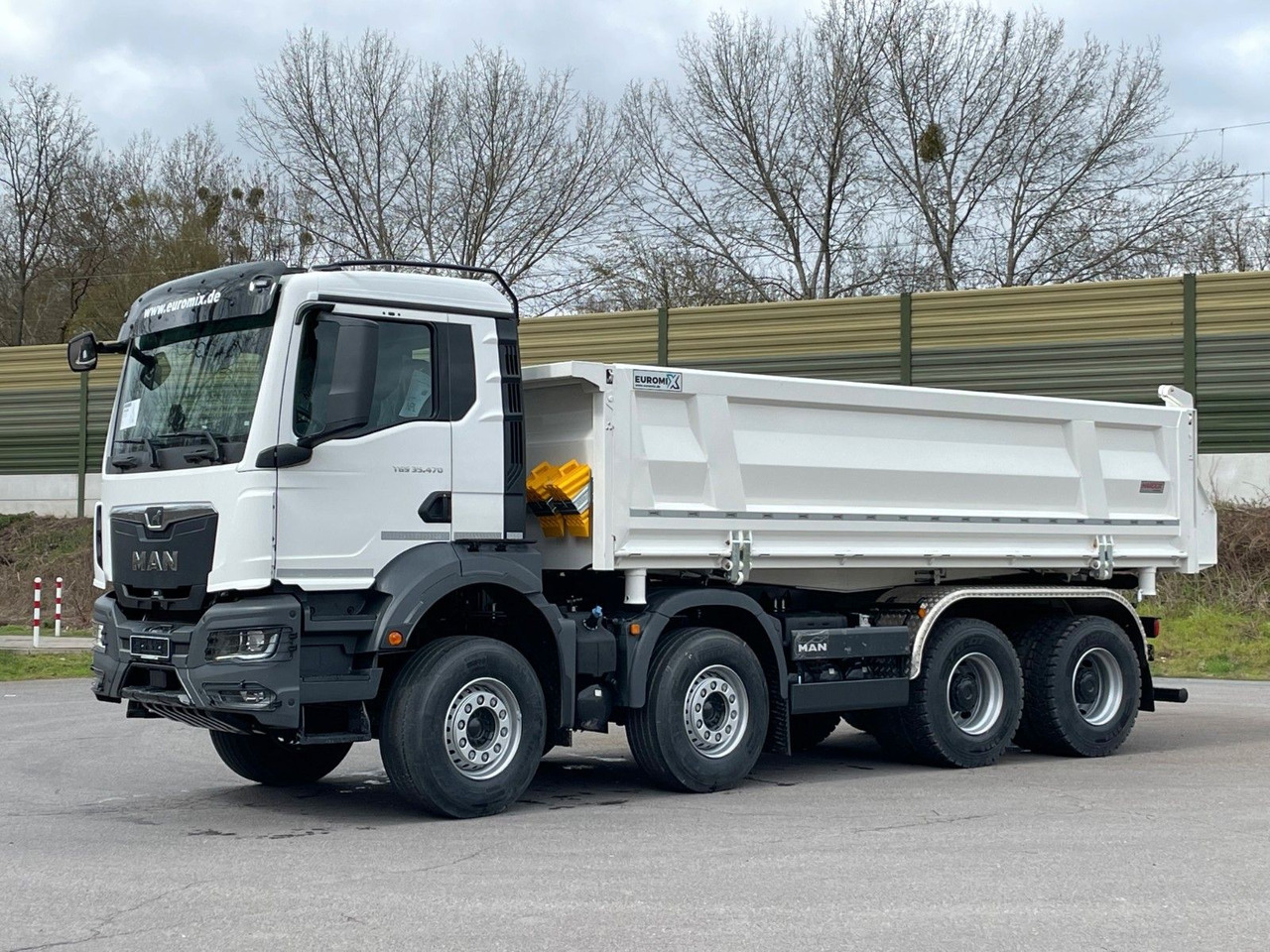 MAN TGS 35.520 8x4 EuromixMTP 3-Seiten-Kipper - Tipper: picture 2 MAN TGS 35.520 8x4 EuromixMTP 3-Seiten-Kipper - Tipper: picture 2