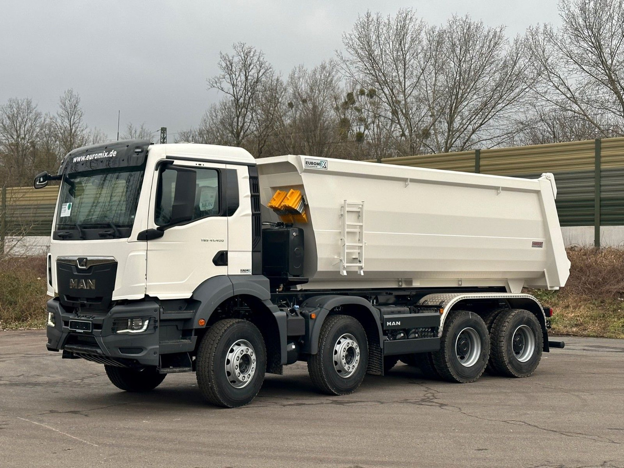 MAN TGS 41.400 8x4 / EUROMIX MTP 20m³/ EURO 5 - Tipper: picture 3 MAN TGS 41.400 8x4 / EUROMIX MTP 20m³/ EURO 5 - Tipper: picture 3