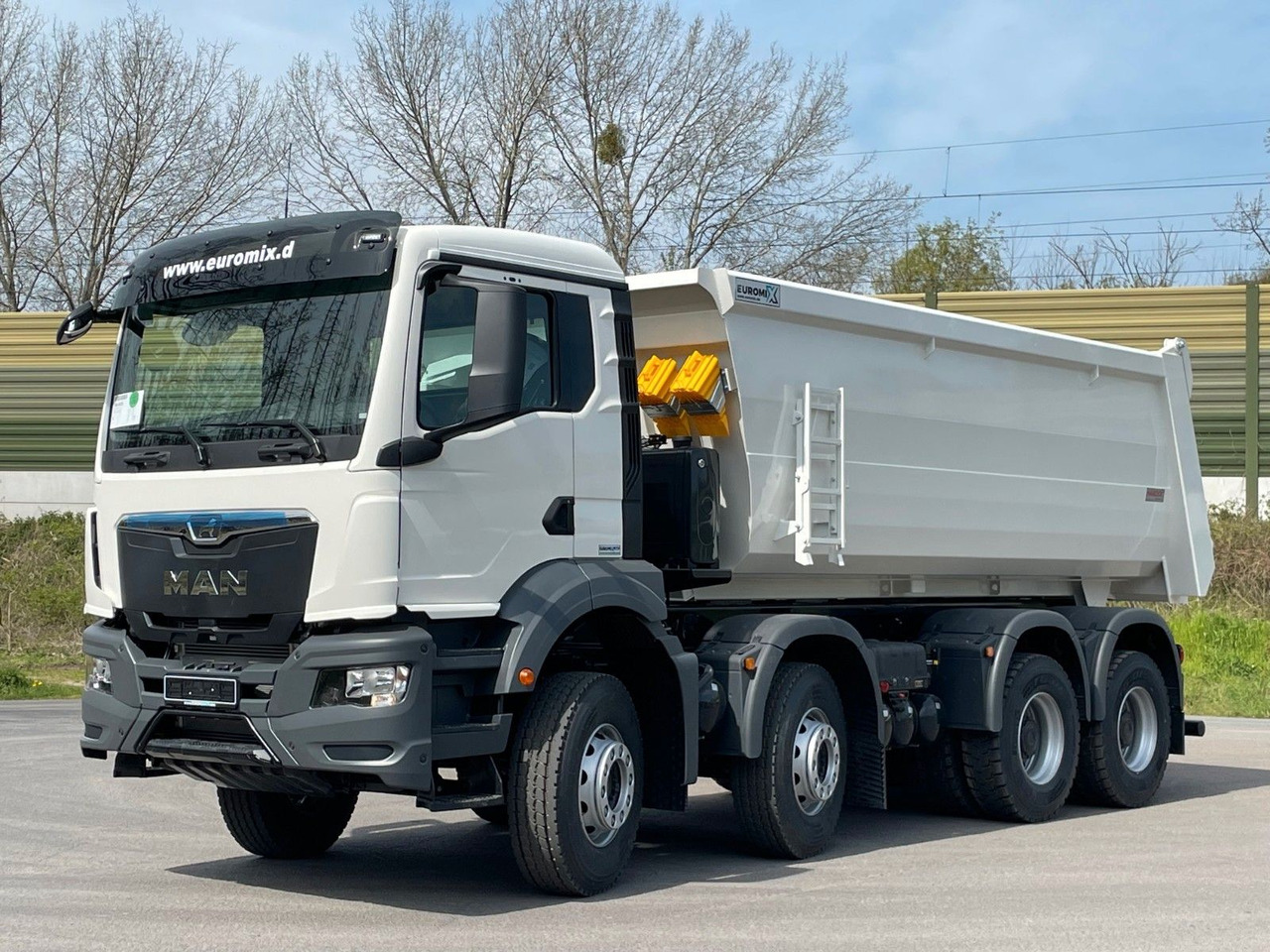 MAN TGS 41.400 8x4 / EUROMIX MTP 20m³/ EURO2 Kipper - Tipper: picture 2 MAN TGS 41.400 8x4 / EUROMIX MTP 20m³/ EURO2 Kipper - Tipper: picture 2