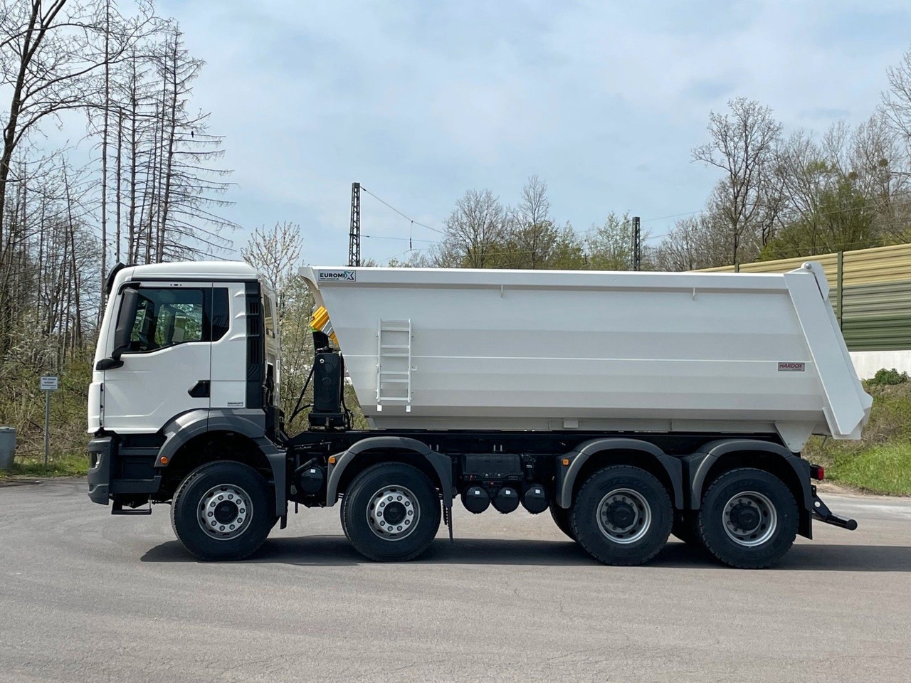 MAN TGS 41.400 8x4 / EUROMIX MTP 20m³/ EURO2 Kipper - Tipper: picture 4 MAN TGS 41.400 8x4 / EUROMIX MTP 20m³/ EURO2 Kipper - Tipper: picture 4