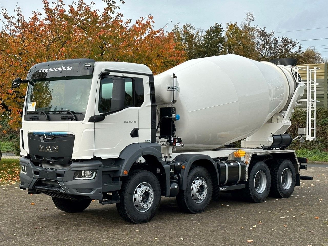 MAN TGS 41.440 8x4 /Euro6e Euromix EM 10 L MAN TGS 41.440 8x4 /Euro6e Euromix EM 10 L - Concrete mixer truck: picture 1 MAN TGS 41.440 8x4 /Euro6e Euromix EM 10 L MAN TGS 41.440 8x4 /Euro6e Euromix EM 10 L - Concrete mixer truck: picture 1