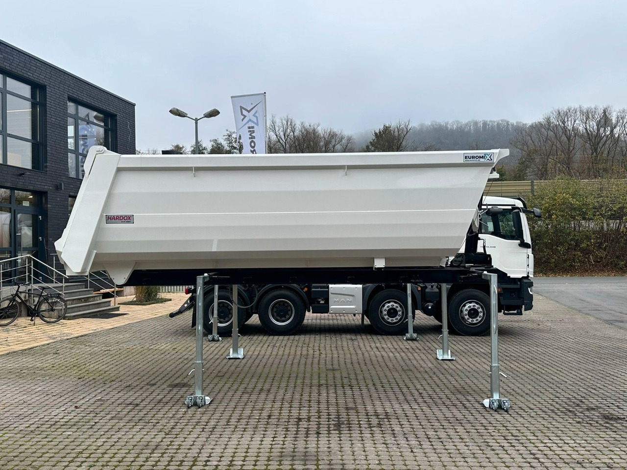 MAN TGS 41.480 8x4 WECHSELSYSTEM KIPPER+MISCHER MAN TGS 41.480 8x4 WECHSELSYSTEM KIPPER+MISCHER - Concrete mixer truck: picture 5 MAN TGS 41.480 8x4 WECHSELSYSTEM KIPPER+MISCHER MAN TGS 41.480 8x4 WECHSELSYSTEM KIPPER+MISCHER - Concrete mixer truck: picture 5
