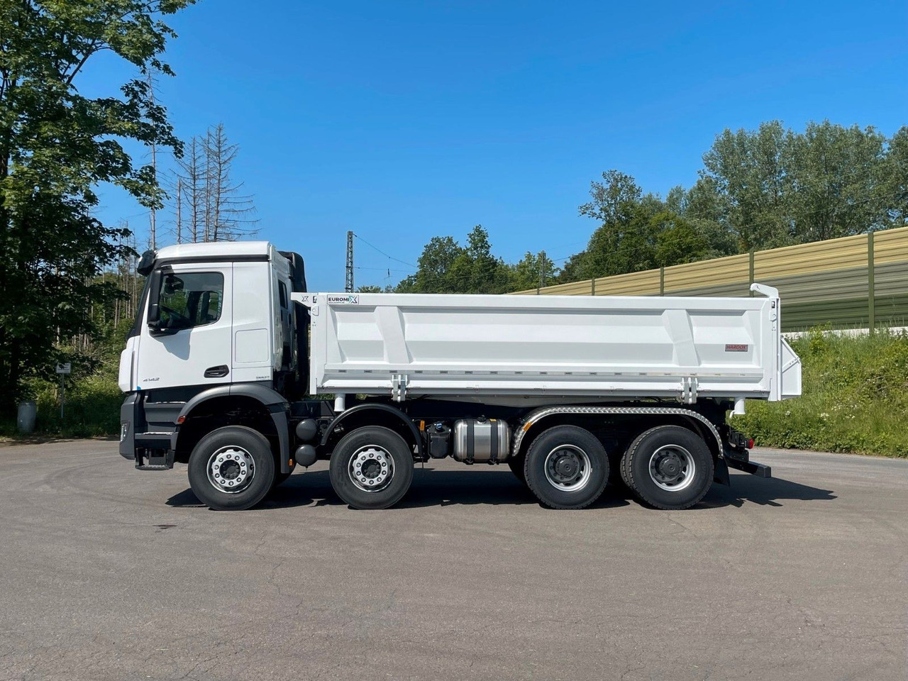 Mercedes-Benz 4145 8X4 Euromix EMT 3-Seiten-Kipper - Tipper: picture 2 Mercedes-Benz 4145 8X4 Euromix EMT 3-Seiten-Kipper - Tipper: picture 2