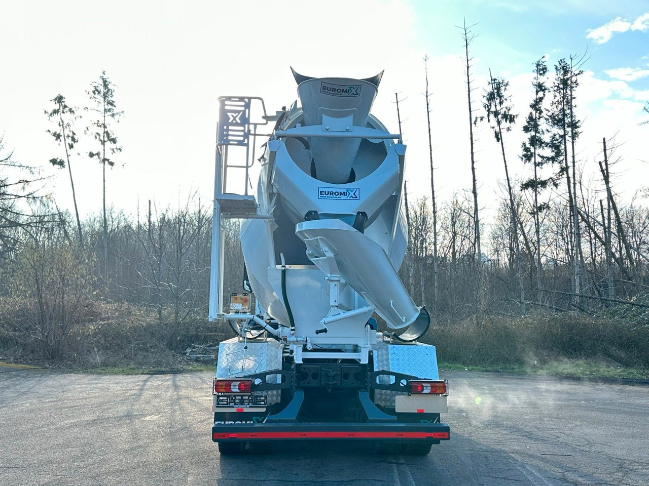 Mercedes-Benz Arocs 5 3743 8X4 / Euro6e EuromixMTP EM 10 L - Concrete mixer truck: picture 5 Mercedes-Benz Arocs 5 3743 8X4 / Euro6e EuromixMTP EM 10 L - Concrete mixer truck: picture 5