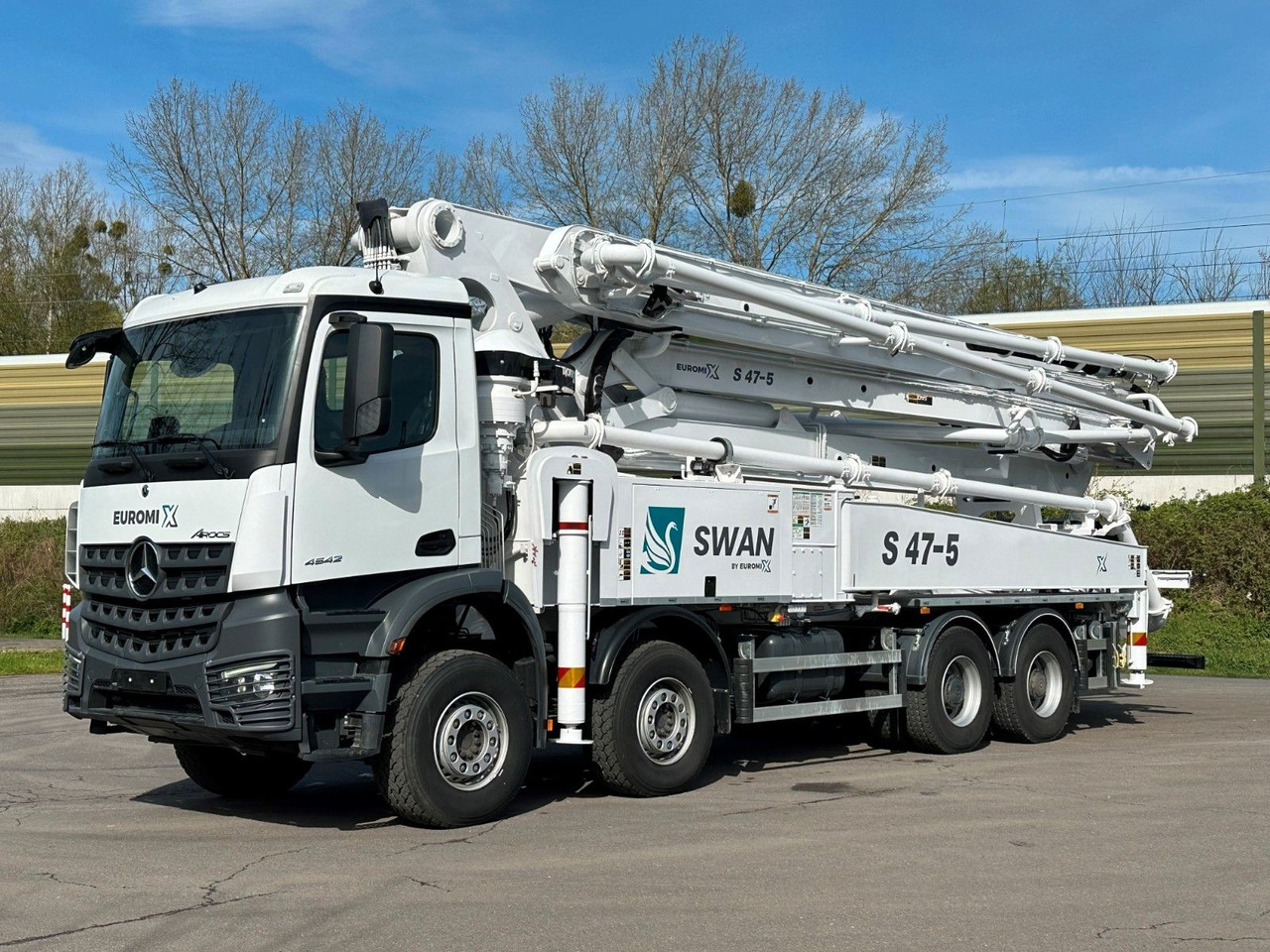Mercedes-Benz Arocs 5 4542 8x4 SWAN TSP 47-5 160RZ ( 47m ) - Concrete mixer truck: picture 3 Mercedes-Benz Arocs 5 4542 8x4 SWAN TSP 47-5 160RZ ( 47m ) - Concrete mixer truck: picture 3