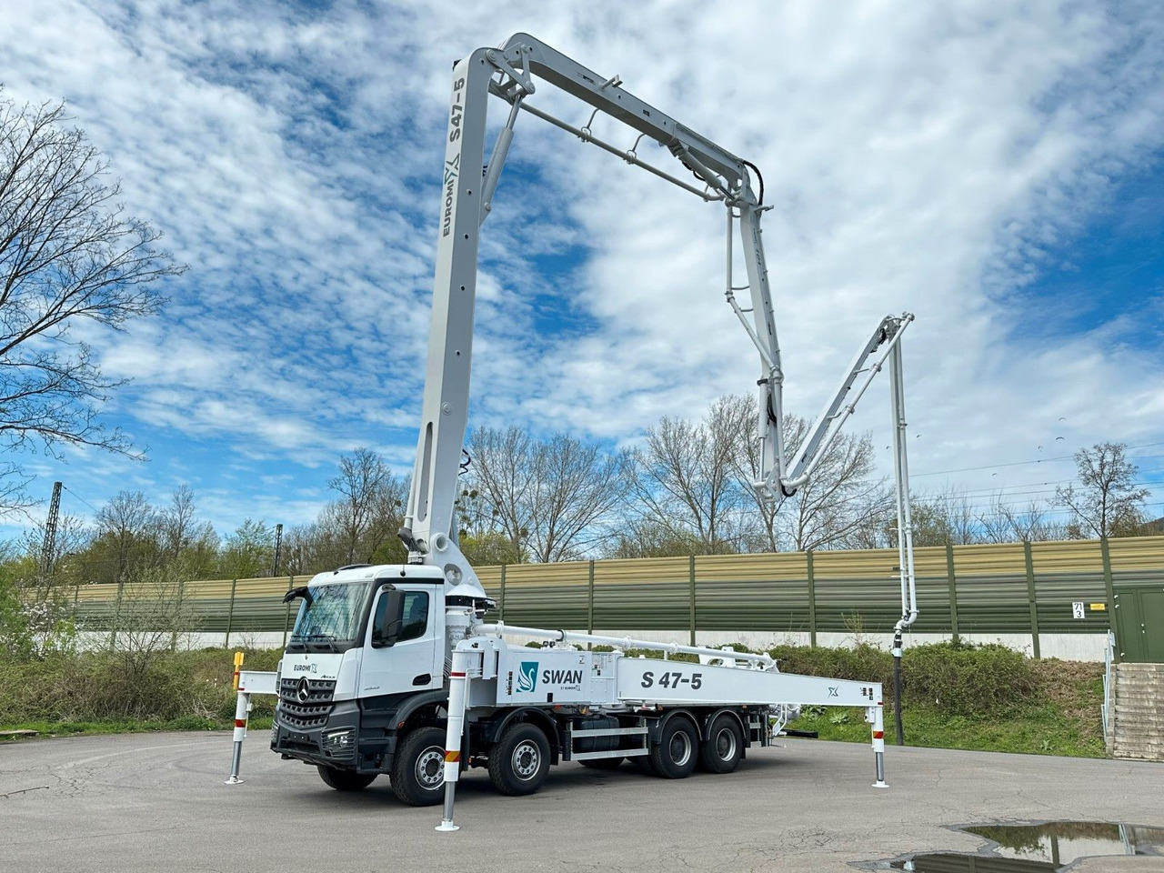Mercedes-Benz Arocs 5 4542 8x4 SWAN TSP 47-5 160RZ ( 47m ) - Concrete mixer truck: picture 1 Mercedes-Benz Arocs 5 4542 8x4 SWAN TSP 47-5 160RZ ( 47m ) - Concrete mixer truck: picture 1