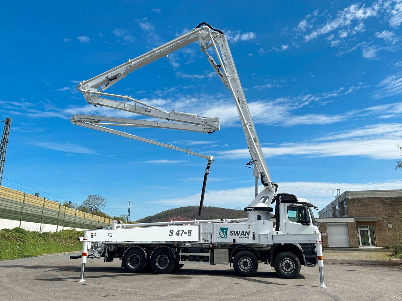 Mercedes-Benz Arocs 5 4542 8x4 SWAN TSP 47-5 160RZ ( 47m ) - Concrete pump truck: picture 2 Mercedes-Benz Arocs 5 4542 8x4 SWAN TSP 47-5 160RZ ( 47m ) - Concrete pump truck: picture 2