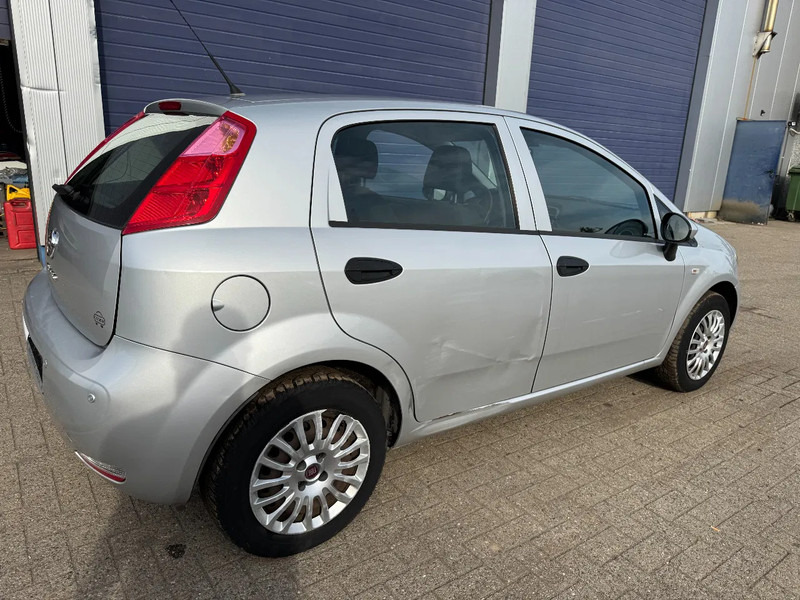 Fiat Punto **EURO 6B-AIRCO-5DOOR** - Sedan: picture 4 Fiat Punto **EURO 6B-AIRCO-5DOOR** - Sedan: picture 4