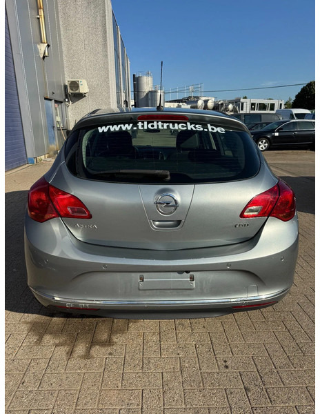 Opel Astra **EURO5-AIRCO** - Sedan: picture 5 Opel Astra **EURO5-AIRCO** - Sedan: picture 5