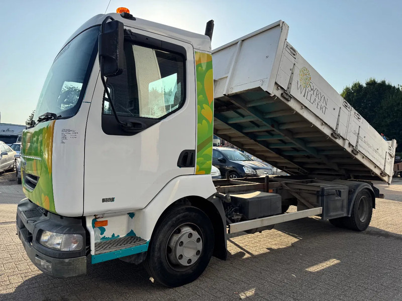 Renault Midlum 150 **BELGIAN TRUCK-MANUAL PUMP-CAMION BELGE** - Tipper: picture 1 Renault Midlum 150 **BELGIAN TRUCK-MANUAL PUMP-CAMION BELGE** - Tipper: picture 1