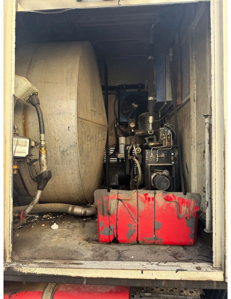 Scania P94-300 **BURTEC BITUM SPRAYER-BELGIAN TRUCK** - Truck: picture 5 Scania P94-300 **BURTEC BITUM SPRAYER-BELGIAN TRUCK** - Truck: picture 5