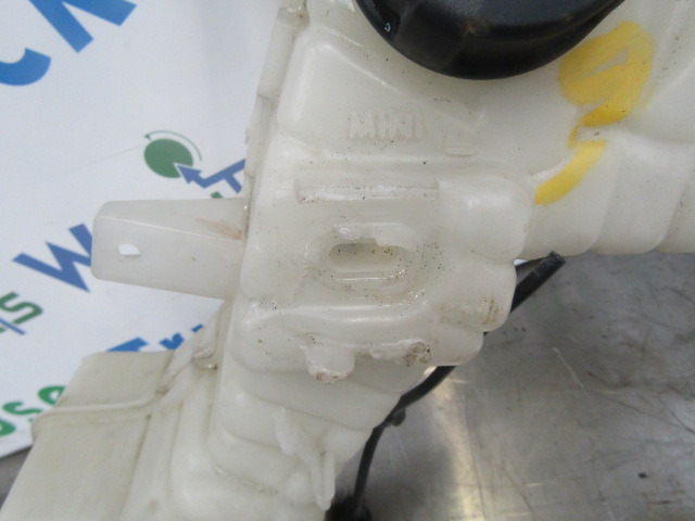 DAF LF 220 EURO 6 HEADERTANK - Engine and parts for Truck: picture 2 DAF LF 220 EURO 6 HEADERTANK - Engine and parts for Truck: picture 2