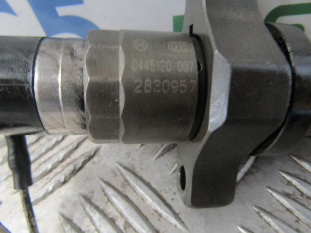 DAF LF 45 EURO 3 INJECTORS (4) P/NO 0445120-007 - Fuel processing/ Fuel delivery for Truck: picture 3 DAF LF 45 EURO 3 INJECTORS (4) P/NO 0445120-007 - Fuel processing/ Fuel delivery for Truck: picture 3
