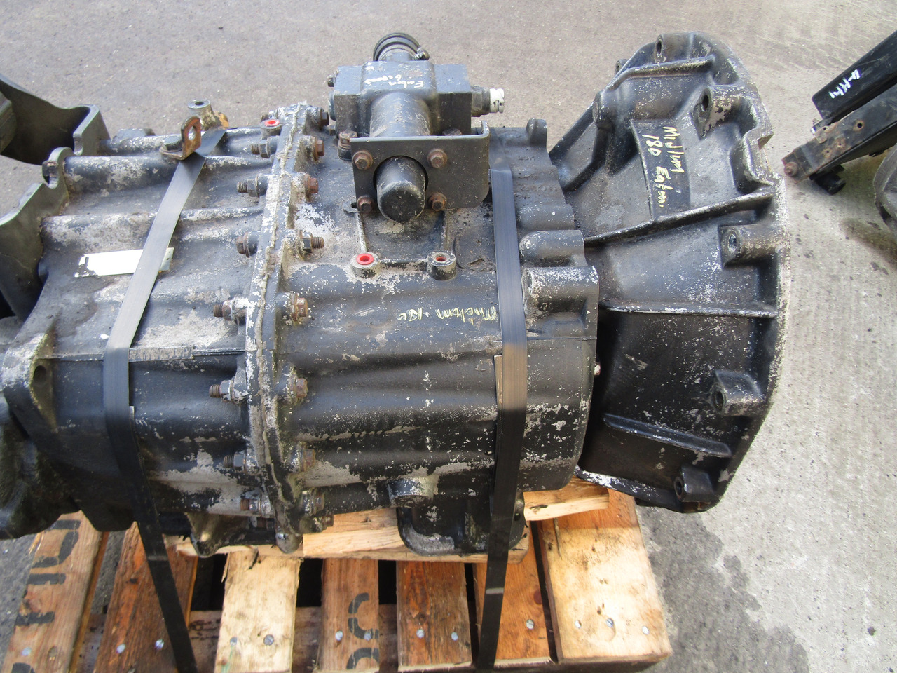 EATON 6 SPEED RENAULT MIDLUM GEARBOX TYPE FSO/5206B - Gearbox for Truck: picture 3 EATON 6 SPEED RENAULT MIDLUM GEARBOX TYPE FSO/5206B - Gearbox for Truck: picture 3