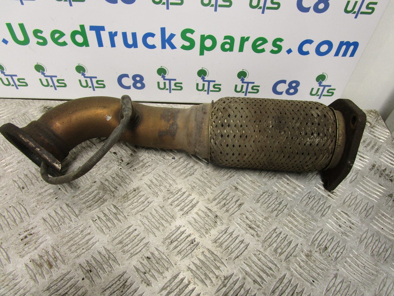 IVECO DAILY 3.0 FRONT EXHAUST PIPE & SENSOR - Muffler/ Exhaust system for Truck: picture 1 IVECO DAILY 3.0 FRONT EXHAUST PIPE & SENSOR - Muffler/ Exhaust system for Truck: picture 1