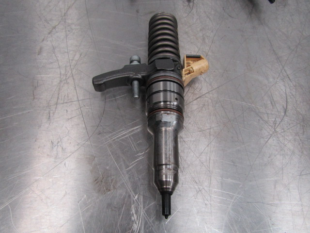 IVECO STRALIS CURSOR 10 INJECTORS P/NO 504287070/0414703008 - Fuel processing/ Fuel delivery for Truck: picture 2 IVECO STRALIS CURSOR 10 INJECTORS P/NO 504287070/0414703008 - Fuel processing/ Fuel delivery for Truck: picture 2