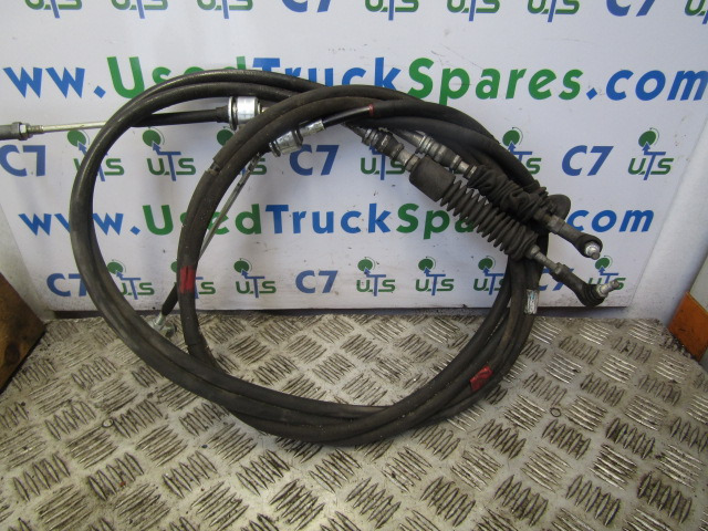 MITSUBISHI FUSO GEARCHANGE CABLES (2) FOR 6 SPEED ZF65 420 GEARBOX - Cab and interior for Truck: picture 2 MITSUBISHI FUSO GEARCHANGE CABLES (2) FOR 6 SPEED ZF65 420 GEARBOX - Cab and interior for Truck: picture 2