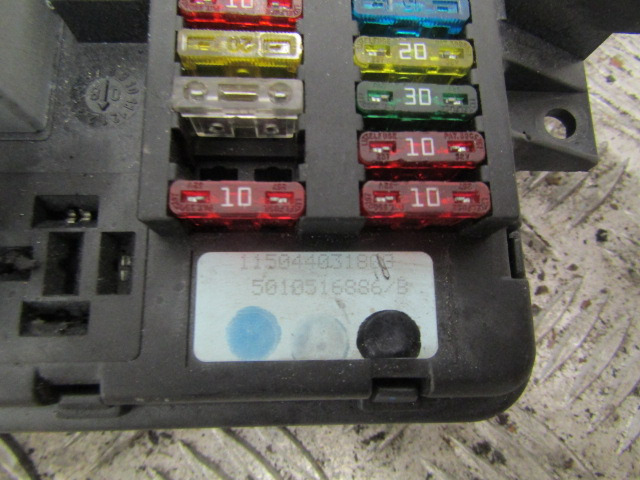 RENAULT MIDLUM DCI FUSE BAORD P/NO 5010516886/B - Electrical system for Truck: picture 2 RENAULT MIDLUM DCI FUSE BAORD P/NO 5010516886/B - Electrical system for Truck: picture 2