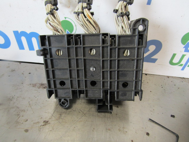 SCHMIDT SWINGO RELAY CLUSTER - Electrical system for Truck: picture 2 SCHMIDT SWINGO RELAY CLUSTER - Electrical system for Truck: picture 2