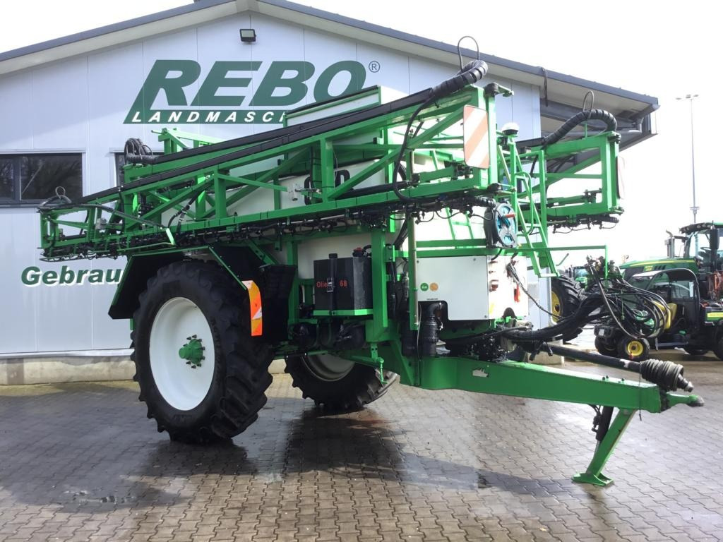 CHD F 7033 A - Trailed sprayer: picture 1 CHD F 7033 A - Trailed sprayer: picture 1