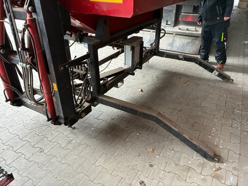 Case 7088 Axial-Flow - Combine harvester: picture 5 Case 7088 Axial-Flow - Combine harvester: picture 5