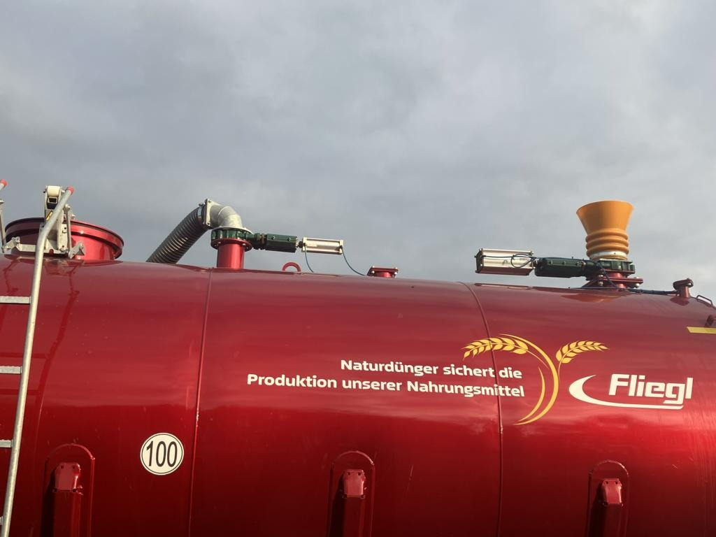 Fliegl STF 27500 TRUCK-LINE - Fertilizing equipment: picture 3 Fliegl STF 27500 TRUCK-LINE - Fertilizing equipment: picture 3
