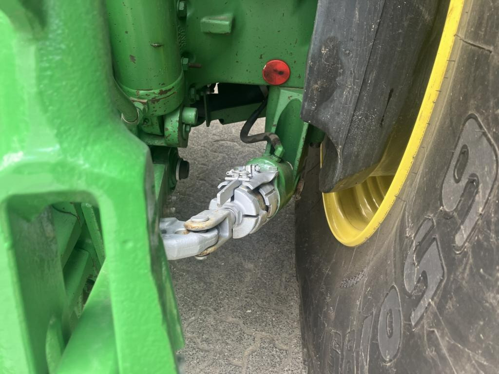 Farm tractor John Deere 6250R: picture 16