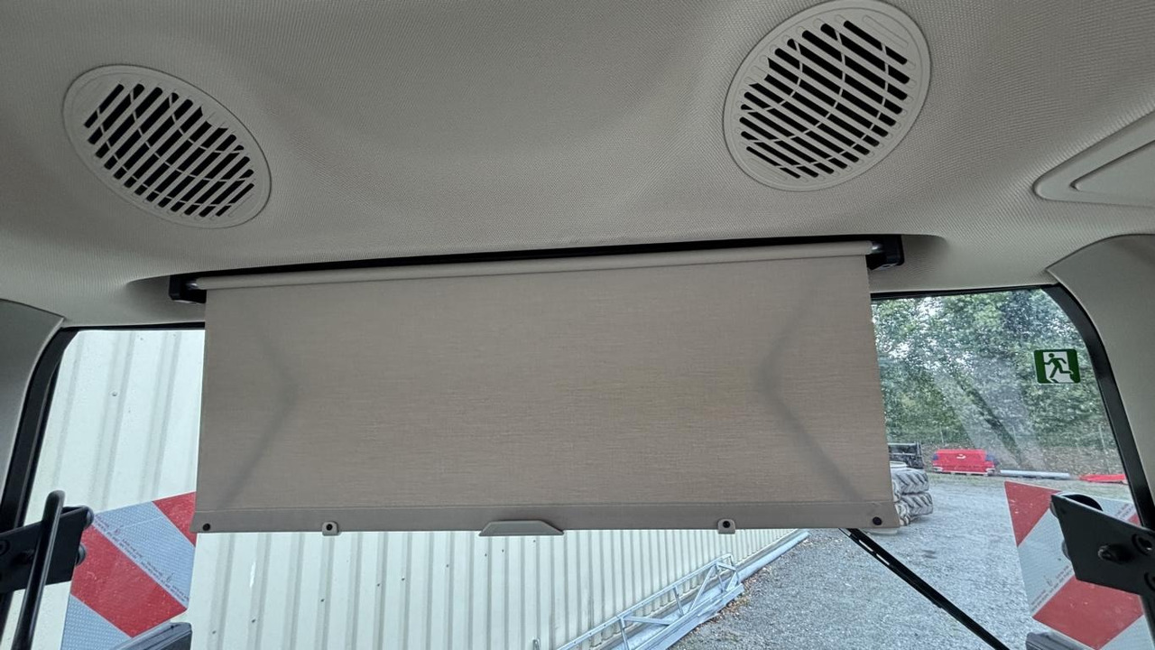 John Deere 6M240 - Farm tractor: picture 3 John Deere 6M240 - Farm tractor: picture 3