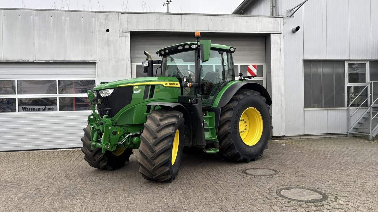 John Deere 6R215 - Farm tractor: picture 1 John Deere 6R215 - Farm tractor: picture 1