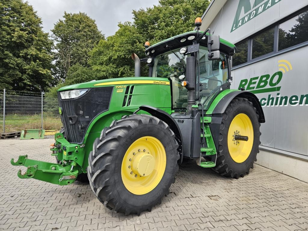 John Deere 7250R - Farm tractor: picture 1 John Deere 7250R - Farm tractor: picture 1