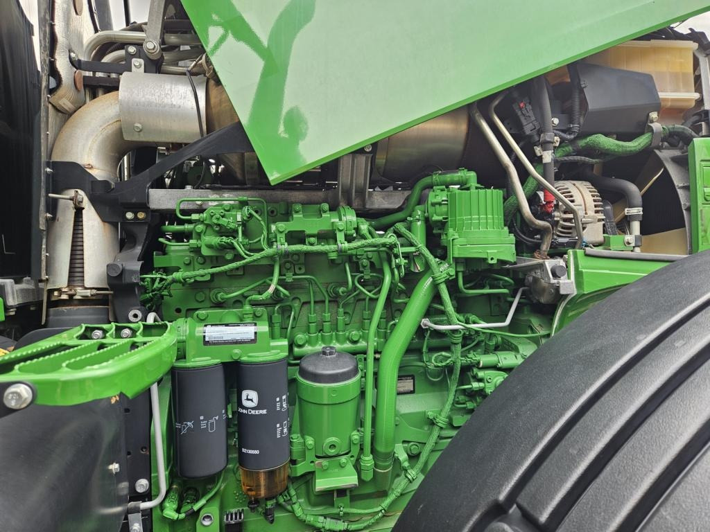 John Deere 7250R - Farm tractor: picture 2 John Deere 7250R - Farm tractor: picture 2