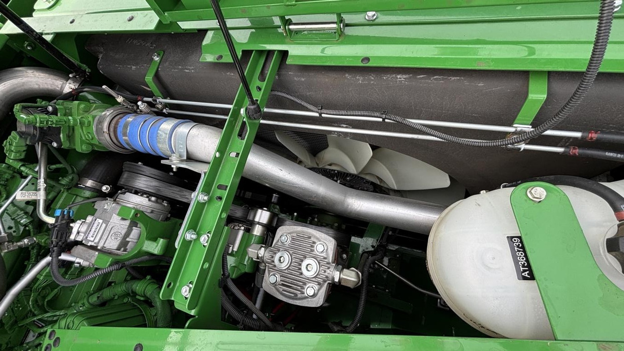 New Combine harvester John Deere MÄHDRESCHER T5700 MY25: picture 17 New Combine harvester John Deere MÄHDRESCHER T5700 MY25: picture 17