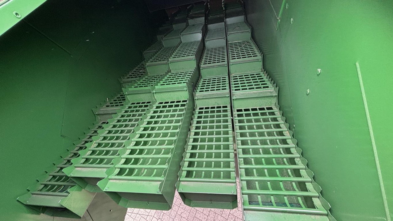 New Combine harvester John Deere MÄHDRESCHER T5700 MY25: picture 19 New Combine harvester John Deere MÄHDRESCHER T5700 MY25: picture 19