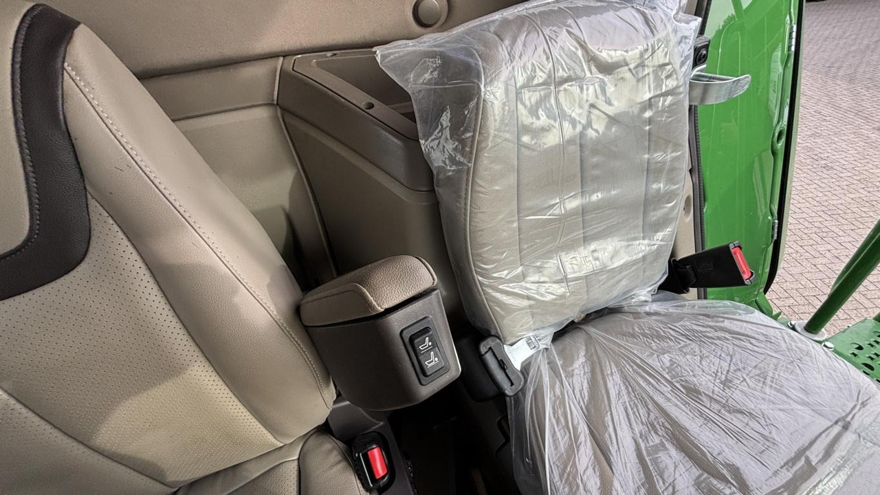 John Deere MÄHDRESCHER T5700 MY25 - Combine harvester: picture 2 John Deere MÄHDRESCHER T5700 MY25 - Combine harvester: picture 2