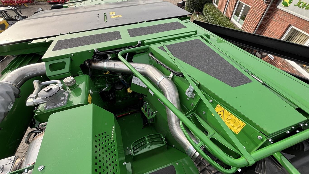 New Combine harvester John Deere MÄHDRESCHER T5700 MY25: picture 18 New Combine harvester John Deere MÄHDRESCHER T5700 MY25: picture 18